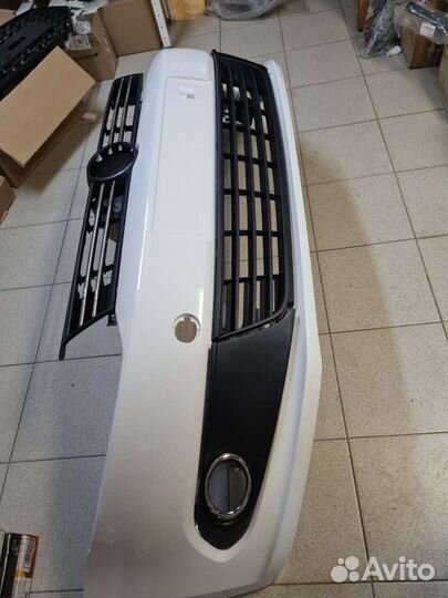 Бампер в цвет в сборе Polo седан дорестайлинг