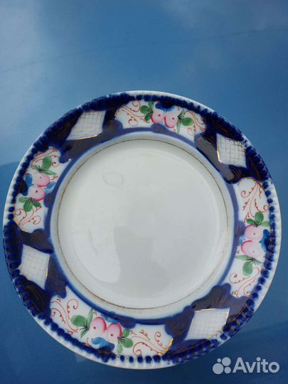 Пара тарелок, фарфор, роспись надглазурная