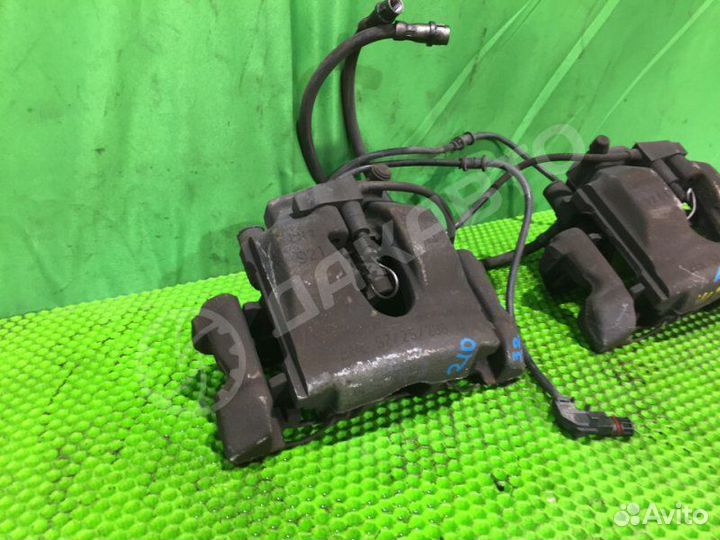 Суппорт тормозной передний левый Mercedes-Benz E