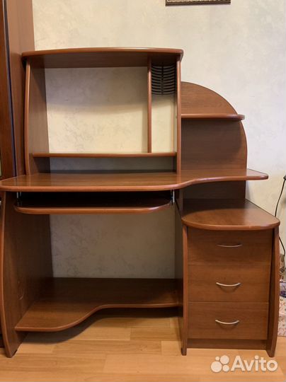 Компьютерный стол