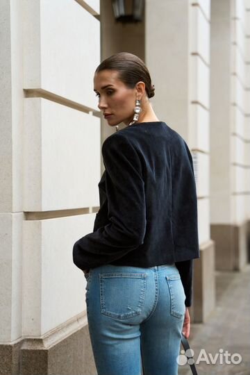 Укороченный бархатный пиджак