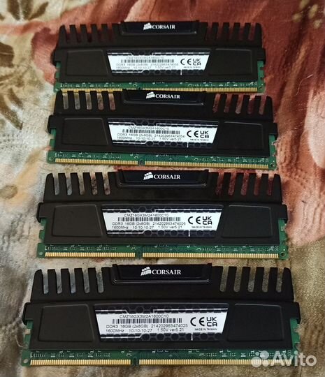 32Gb DDR3 1600MHz Corsair Vengeance (4шт по 8Gb)