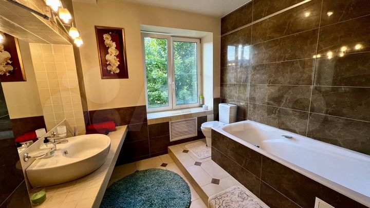 2-к. квартира, 74 м², 2/3 эт.