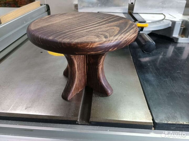 Столик под блюда