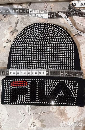 Детская шапка со стразами