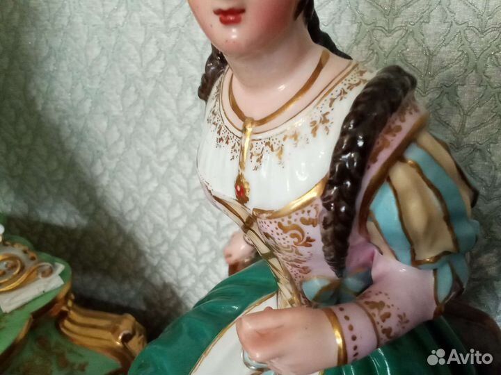 Фарфоровые статуэтки 19 век