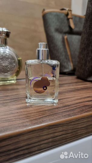 Escentric molecules 01