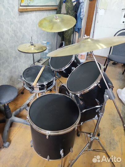 Барабанная ударная установка
