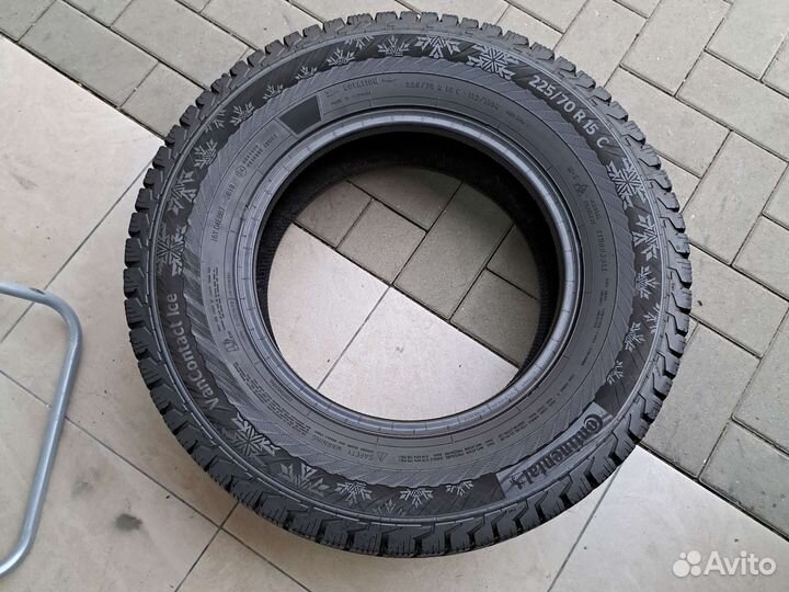 Continental VanContact Ice 225/70 R15C 112R