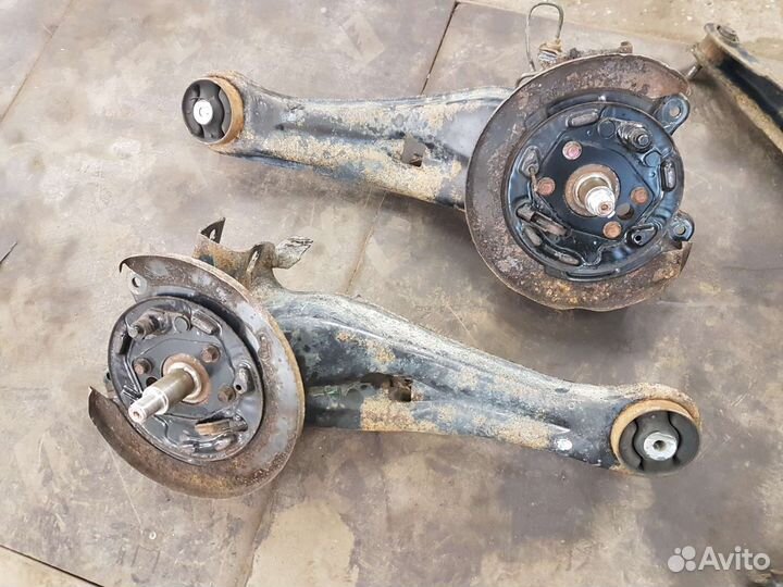 Рычаг задний Mitsubishi lancer 9