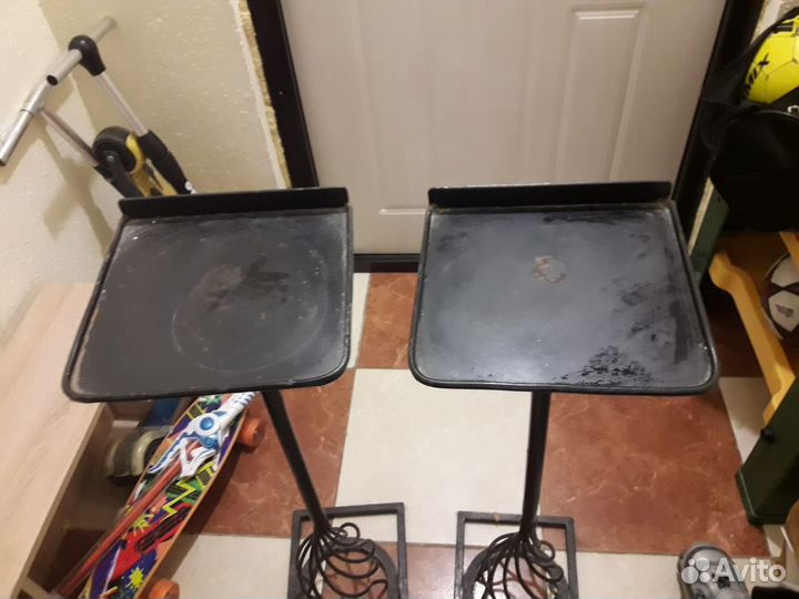 Подставки металлические под акустику или цветы