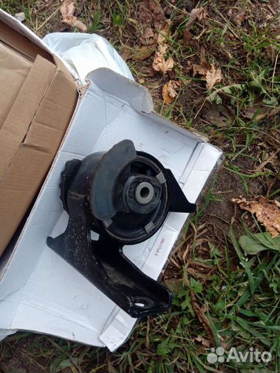 Опора двигателя, кпп Сузуки сх4