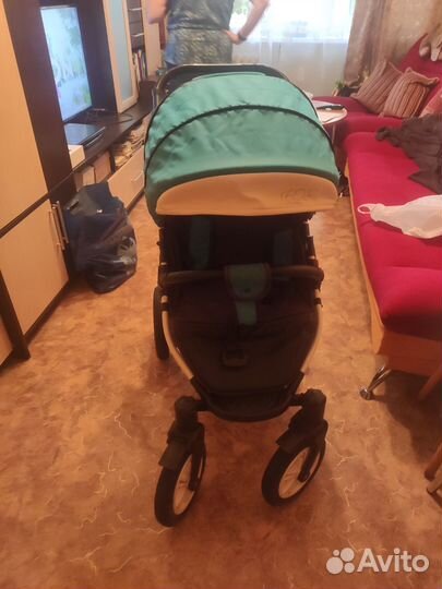 Прогулочная коляска