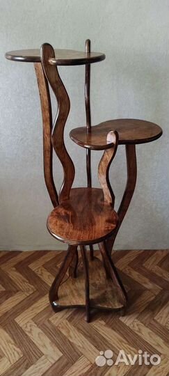 Подставка под цветы из дерева