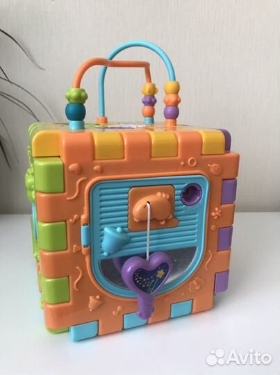 Бизиборд пластмассовый