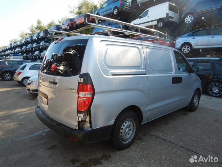 Разбор на запчасти Hyundai H-1 Starex