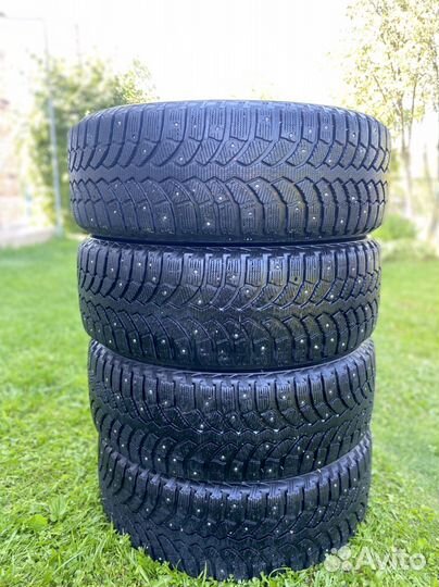 Bridgestone Blizzak Spike-01 215/60 R17 100T