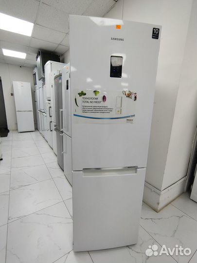 Двухкамерный холодильник Samsung No Frost