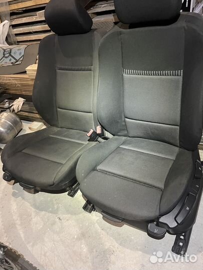 Передние сиденья bmw Х3 е83