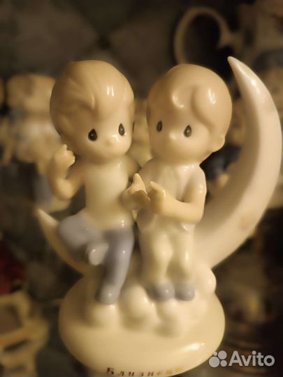 Фарфоровая статуэтка. Дети. Гороскоп. Близнецы