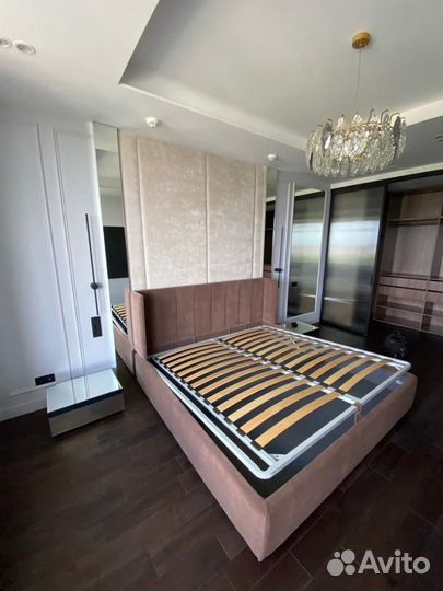 Мягкие стеновые панели, кровать спальня