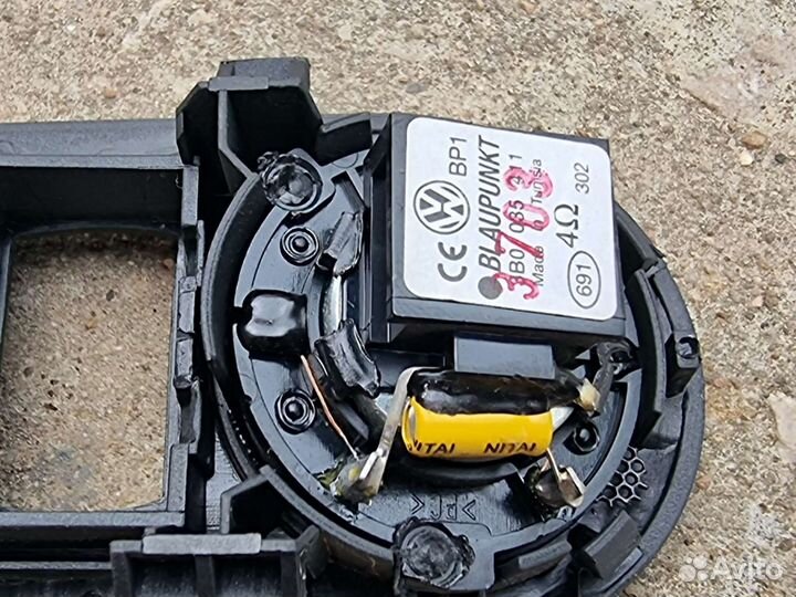 Ручка двери внутренняя задняя левая Пассат Б-5 +