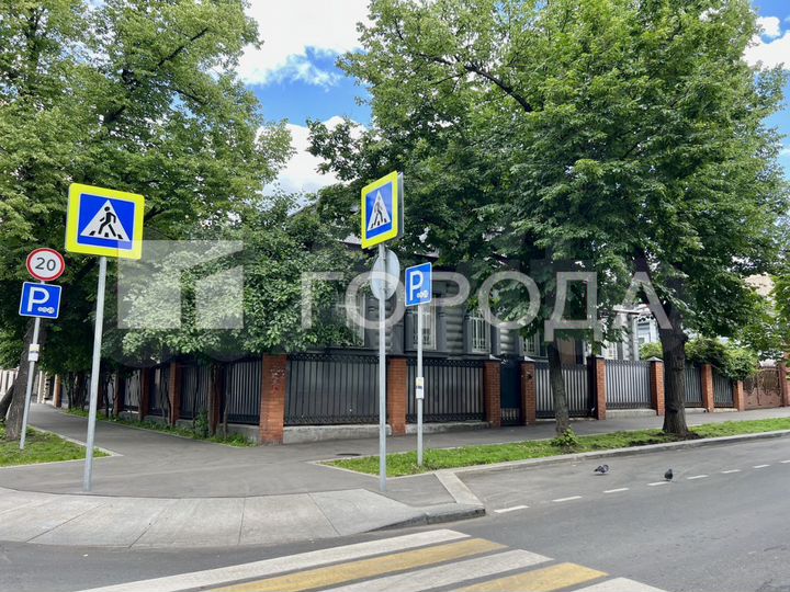 Коттедж 295 м² на участке 5 сот.