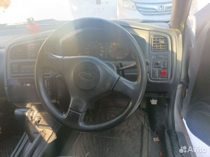 Nissan Primera 1.8 AT, 1999, 230 000 км