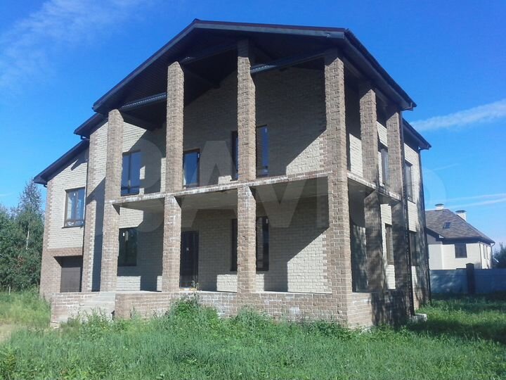 Дом 292 м² на участке 15 сот.