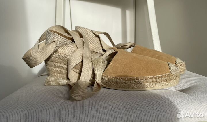 Эспадрильи на танкетке Oysho