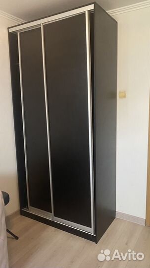 Шкаф купе черный с серебром+подарок шторы блэкаут