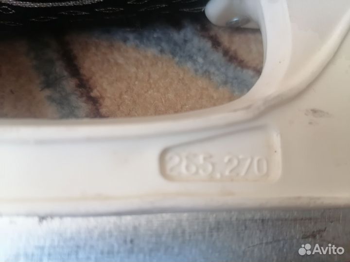 Коньки хоккейные