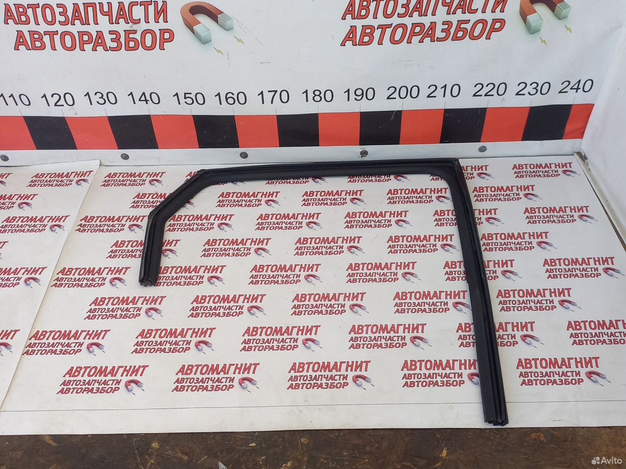 Уплотнитель стекла двери задней правой Спортейдж 5