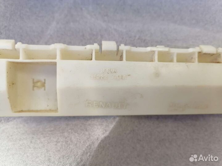 Крепление бампера правое Renault Koleos