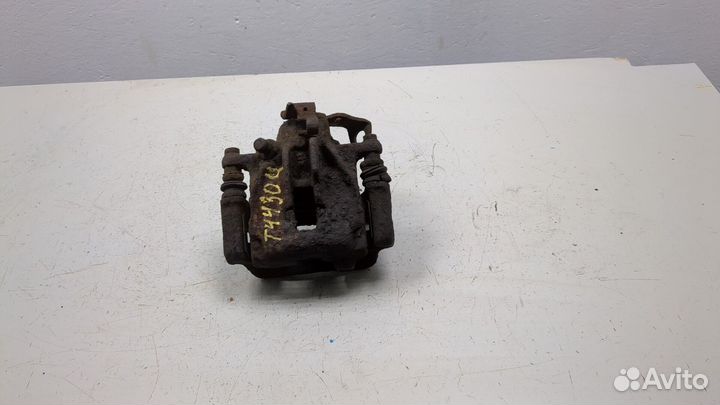 Суппорт левый задний Volkswagen Transporter 4