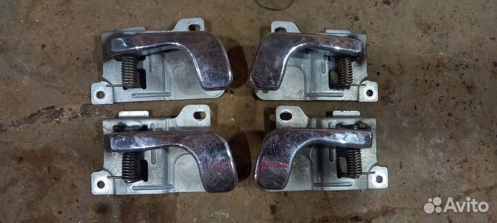 Ручка двери внутренняя Mitsubishi Pajero 2