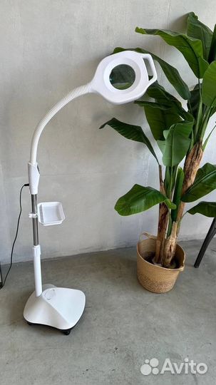 Лампа-лупа напольная