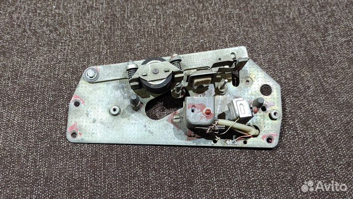 Блок головок с роликом от магнитофона