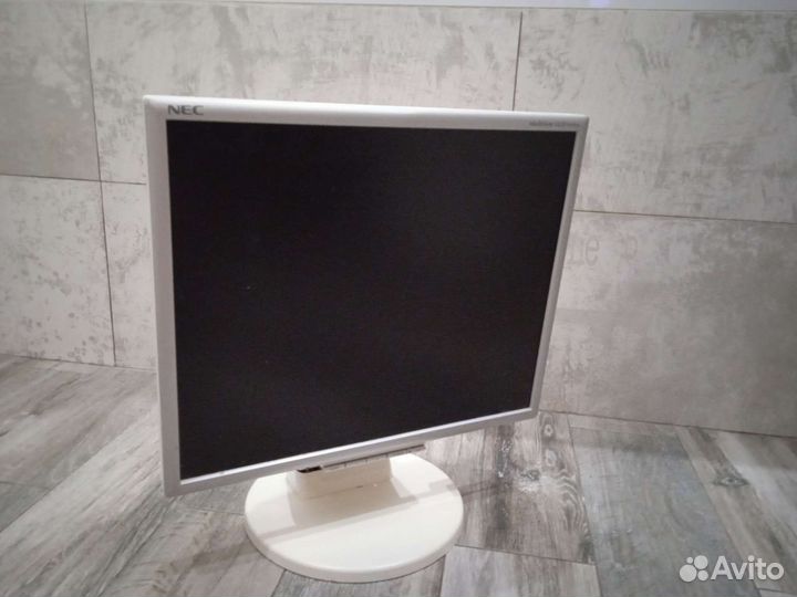 Монитор NEC MultiSync lcd195vxm+