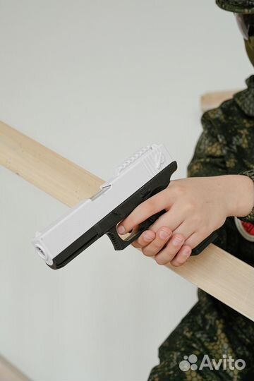 Игрушечное оружие Пистолет с вылетающими гильзами