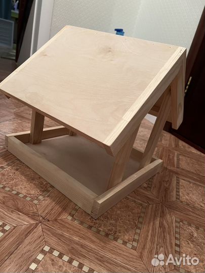 Кормушка для птиц из дерева