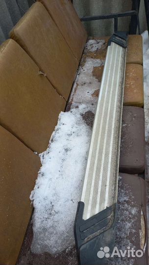 Алюминиевый порог на автомобиль