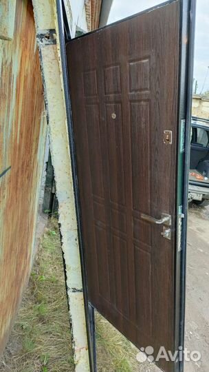 Дверь входная металлическая
