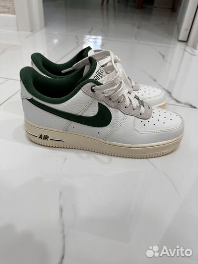 Кроссовки новые nike