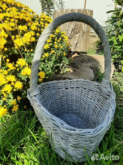 Корзина плетеная из бумажной лозы