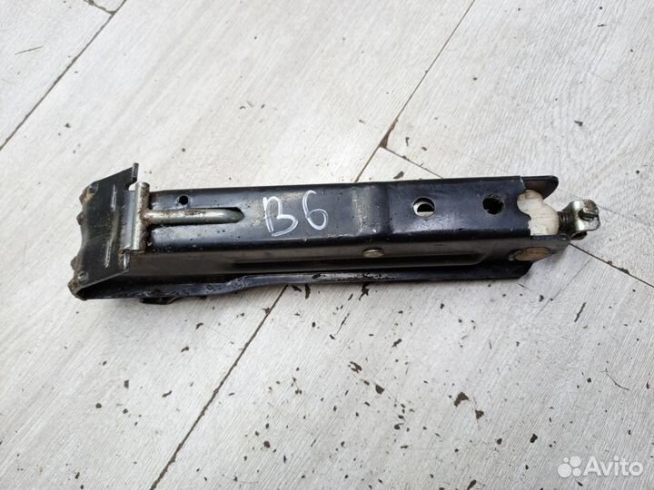 Домкрат Volkswagen Passat B6 / B7 / CC