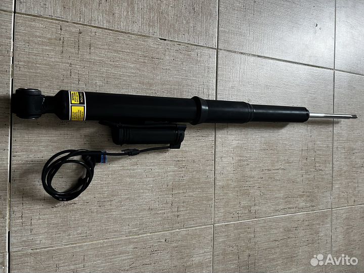 Амортизатор Мерседес S-Class W221