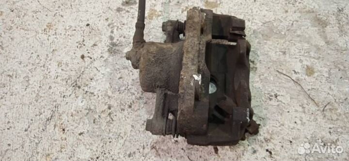 Суппорт передний правый