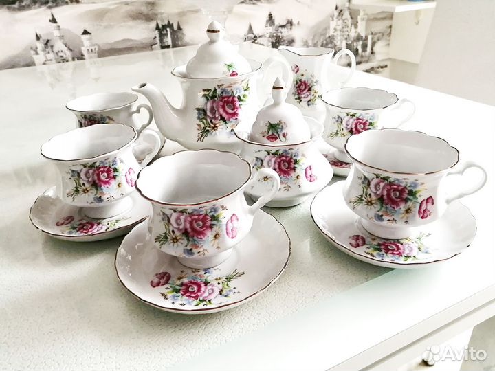 Фарфоровый чайный сервиз