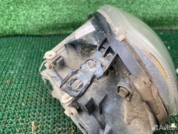 Фара передняя правая Лада Приора седан 1.6 21126